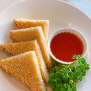 Sesame Prawn Toasts (4 in Serve) 芝麻虾多士（4件）